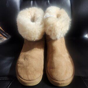 UGG Women's Classic Short II